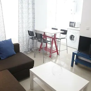 https://fantastico-piso-junto-al-teatro-falla-y-a-la-playa.es-andalucia.com